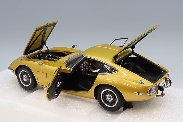 パ*ゴ様 トヨタ 2000GT 007 絶版　1/18 箱あり　 オートアート製 オートアート 1/18 トヨタ 2000GT 1967 ゴールド 79549 ミニカー