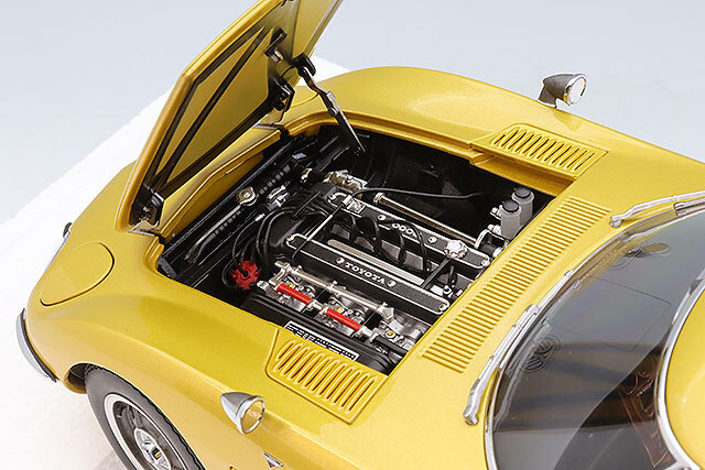 オートアート コンポジット 1/18 トヨタ 2000GT 1967 ゴールド