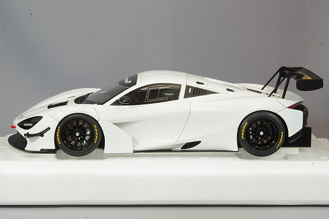 オートアート コンポジットモデル 1/18 マクラーレン 720S GT3 ホワイト