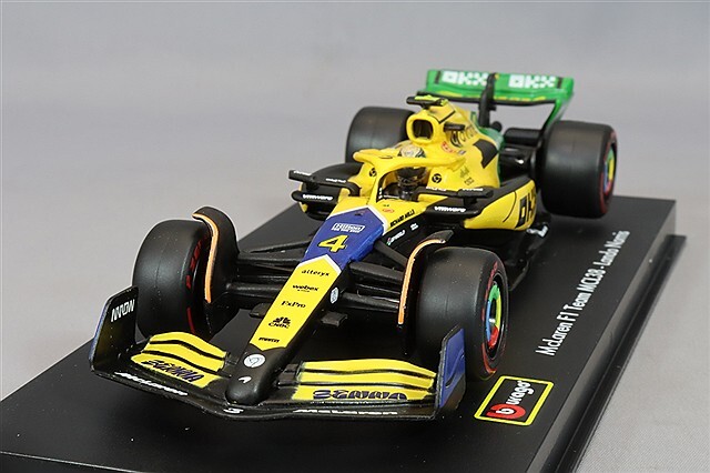 国内未発売】1/2 ヘルメット マクラーレンF1 O.ピアストリ 2024
