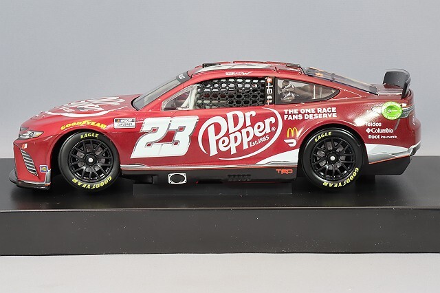 ライオネルレーシング 1/24 トヨタ カムリ 