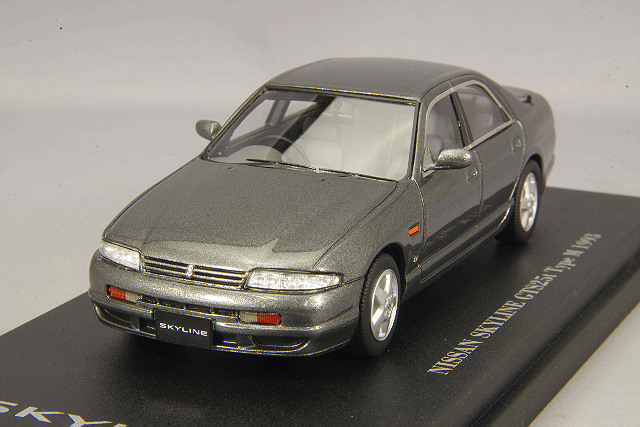 CAM@ 1/43 日産 スカイライン GTS 25t (R33) 4ドアセダン 1993年型
