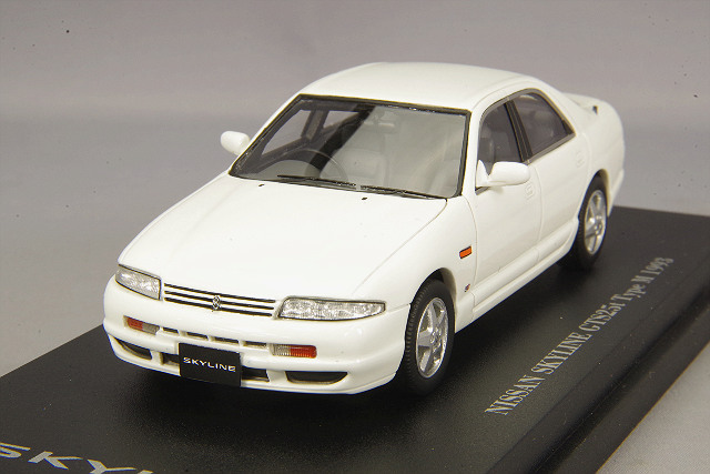 CAM@ 1/43 日産 スカイライン GTS 25t (R33) 4ドアセダン 1993年型