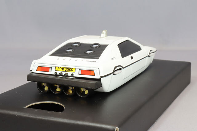 コーギー 1/36 ロータス エスプリ 潜水艦 007 