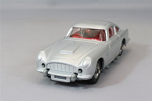 コーギー 1/43 アストンマーティン DB5 #261 シルバー 