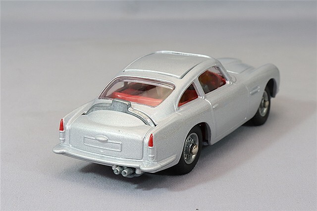 コーギー 1/43 アストンマーティン DB5 #261 シルバー 