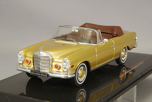 イクソ 1/43 メルセデスベンツ 280 SE 3.5 (W111) 1969