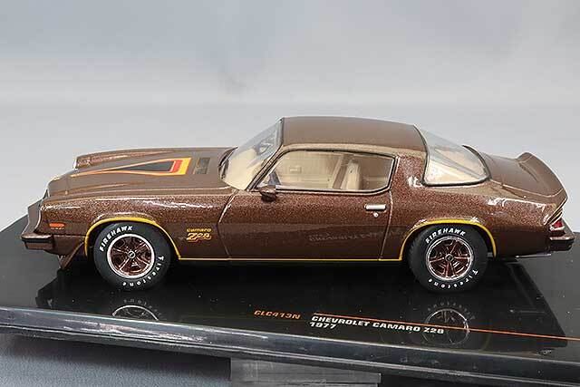 イクソ 1/43 シボレー カマロ Z28 1977 ブラウン