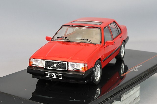 イクソ 1/43 ボルボ 940 ターボ 1990 レッド