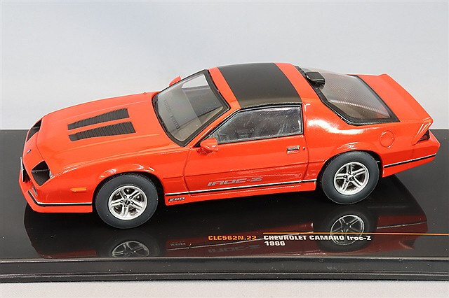 イクソ 1/43 シボレー カマロ Iroc-Z 1986 レッド