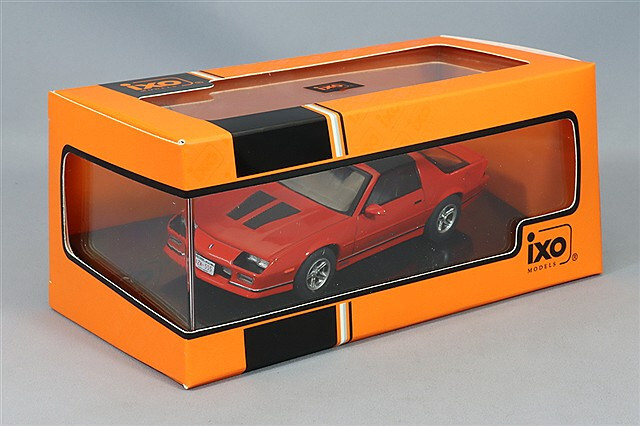 イクソ 1/43 シボレー カマロ Iroc-Z 1986 レッド