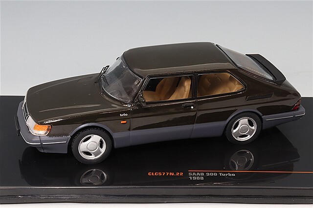 イクソ 1/43 サーブ 900 ターボ 1988