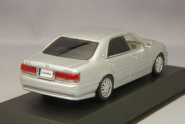 カーネル 1/43 トヨタ クラウン ロイヤルサルーンG (JZS175) 2001