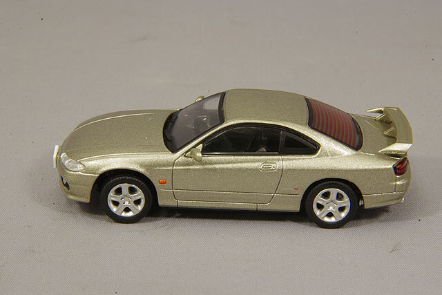ダイキャストマスター 1/64 日産 シルビア S15 シルバー 右ハンドル