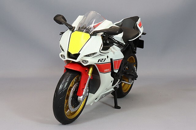 RMZ 1/12 2022 ヤマハ YZF-R1 ホワイト