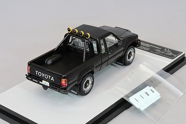DiecastTalk特注 GCD 1/64 トヨタ 1985 ハイラックス 4x4 SR5