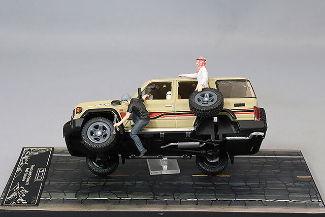GCD ダイキャストトーク 限定 アラブ限定　トヨタ・ランドクルーザー70 アラブ限定 トヨタ・ランドクルーザー70 ウィズ フィギア - メルカリ