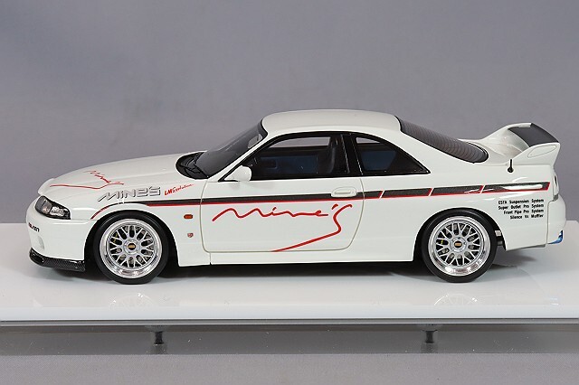 アイドロン　スカイライン　1／43 白色 EIDOLON 1/43 NISSAN SKYLINE GT-R オートサロン