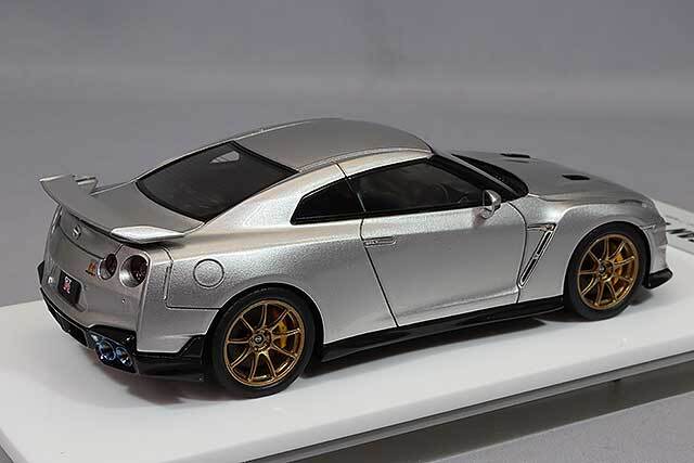 ディーラー特注 1/43 日産 GT-R R35 アルティメイトメタルシルバー アイドロン 1/43 日産 GT-R プレミアムエディション T-spec 2024