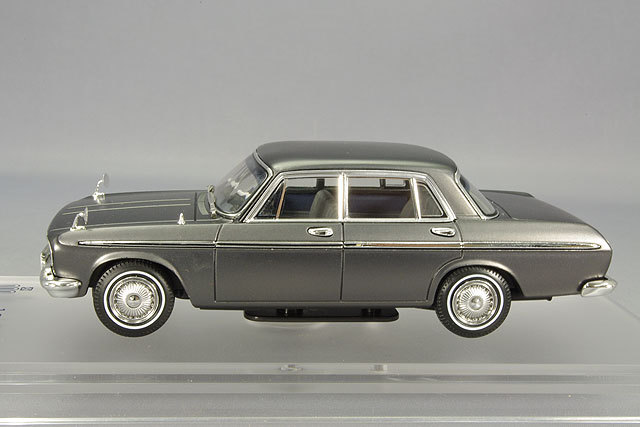 キッドボックス30周年記念モデル】 ENIF 1/43 トヨタ クラウン エイト