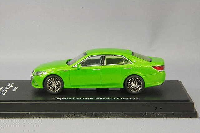 特価商品】 ENIF 1/64 トヨタ クラウン アスリート S 2015 若草色