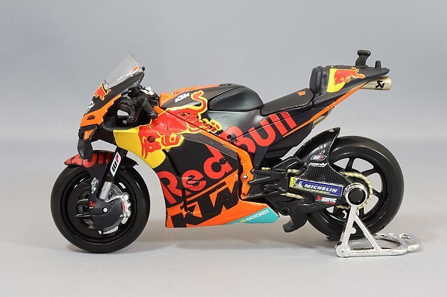★新品未使用★レッドブル　KTM ファクトリーレーシング レッドブルKTMファクトリーレーシング 2023年型RC16ギャラリー