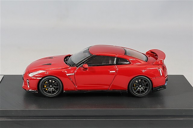 MOTORHELIX 1/64 日産 GT-R (R35) トラックエディション ソリッドレッド