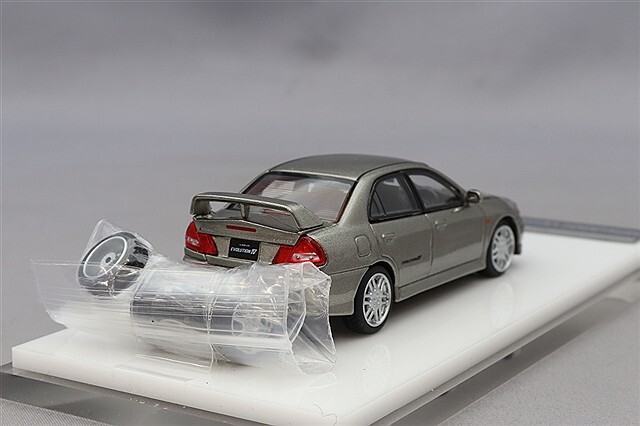 MOTORHELIX 1/64 三菱 ランサー エボリューション IV スティール