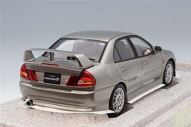 MOTORHELIX 1/18 三菱 ランサー エボリューション IV スティール