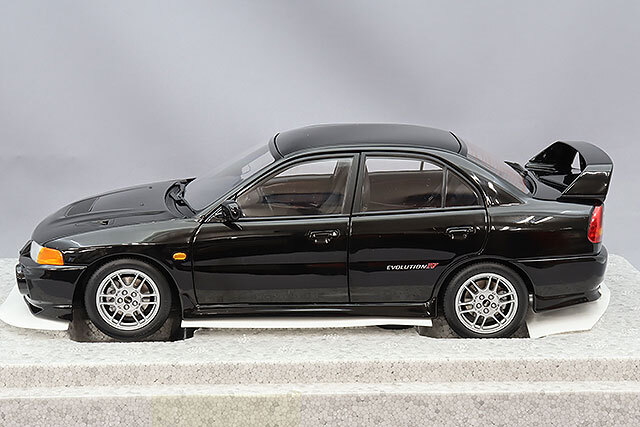 MOTORHELIX 1/18 三菱 ランサー エボリューション IV ピレネーブラック