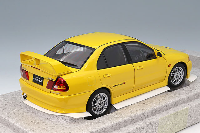 MOTORHELIX 1/18 三菱 ランサー エボリューション EVO IV ダンデ
