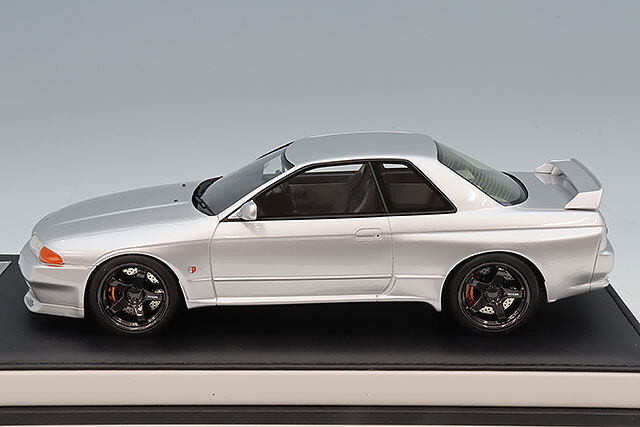 MOTORHELIX 1/18 日産 スカイライン GT-R (R32) カスタマイズ