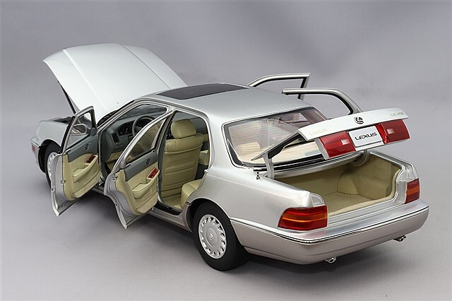 XiaoGuang MODEL 1/18 レクサス LS400 1993 シルバー