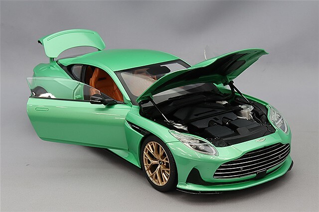 Xiaoguang Model 1/18 アストンマーティン db12 xiaoguang Model 1/18 Aston Martin DB12 die-cast alloy car