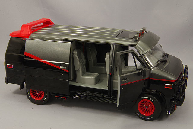 グリーンライト 1/18 1983 GMC バンデューラ  