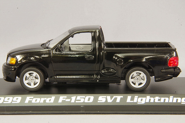 グリーンライト　 F-150 ウィズ　・ブロンコ & フラットベッド・トレーラー グリーンライト F-150 ウィズ ・ブロンコ & フラットベッド