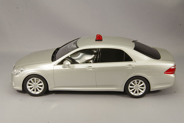 1/18 トヨタ　クラウン 1/18 Toyota Crown 2.8 Royal Saloon G (120) Black【IG3827