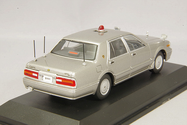 RAI'S 1/43 日産 セドリック CLASSIC SV (PY31) 1999 警視庁警備部警衛