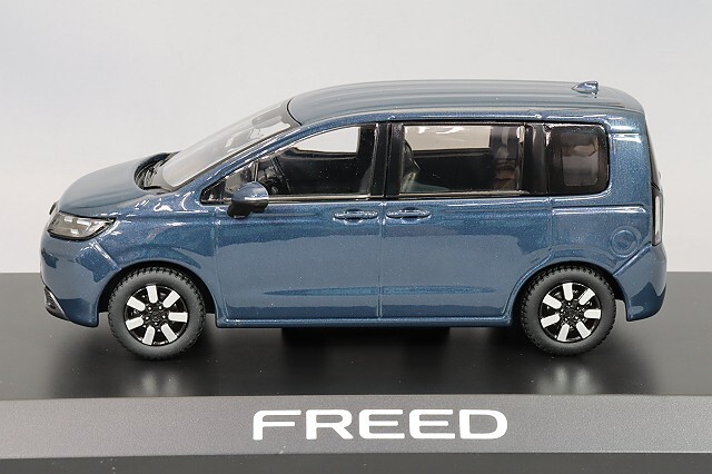 ホビージャパン 1/43 ホンダ フリード シーベッドブルーパール