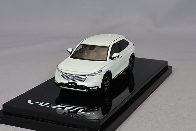 ホンダ VEZEL プラチナホワイト ディスプレイカー ホンダ VEZEL プラチナホワイト ディスプレイカー スタイリング