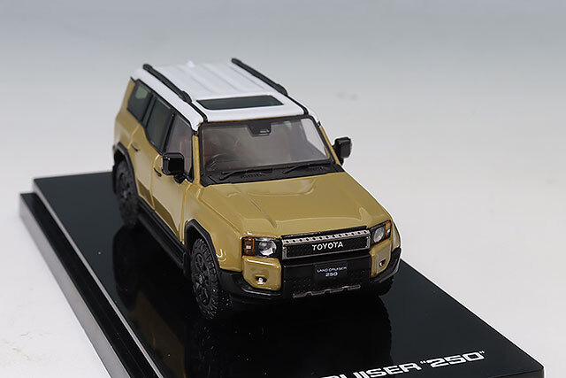 ホビージャパン 1/64 トヨタ ランドクルーザー 250 ZX ファースト