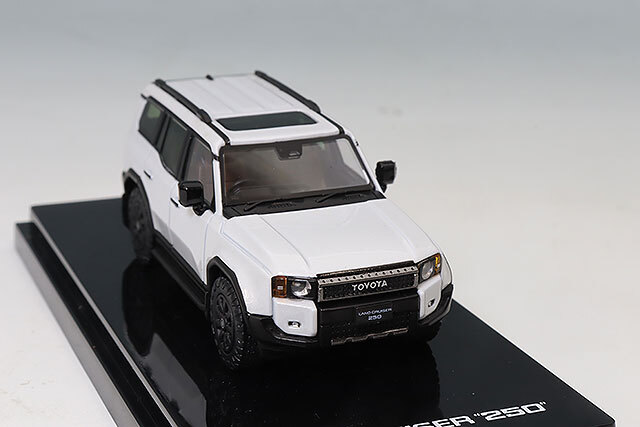 ホビージャパン 1/64 トヨタ ランドクルーザー 250 ZX ファースト