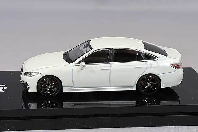ホビージャパン 1/64 トヨタ クラウン 2.0 RS リミテッド ホワイト 