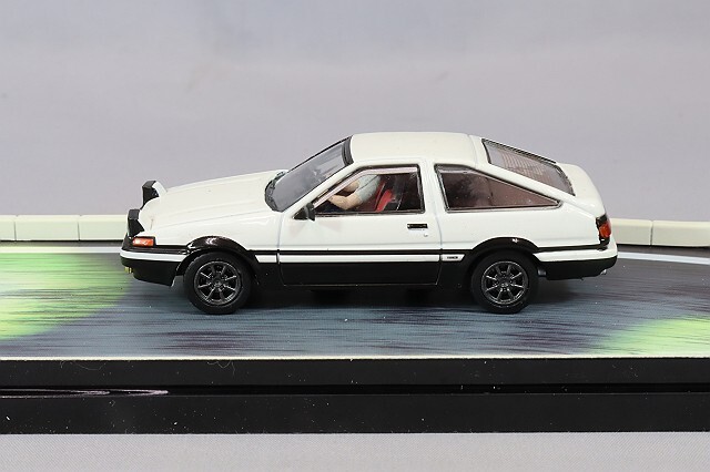 ホビージャパン 1/64 トヨタ スプリンター トレノ GT APEX AE86 頭文字 