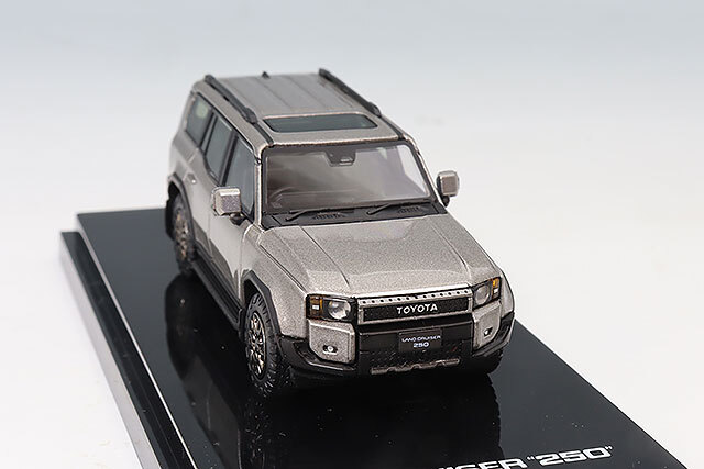 ホビージャパン 1/64 トヨタ ランドクルーザー 250 VX ガソリン車 右