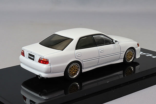 リミテッドヴィンテージ トヨタチェイサーツアラーV (98年式)白 リミテッドヴィンテージ トヨタチェイサーツアラーV (98年式)白
