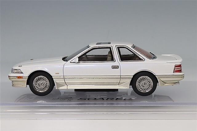 ホビージャパン 1/43 トヨタ ソアラ 3000 ツインカム 24 GT-リミテッド