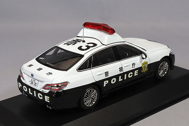 宮沢模型流通限定 RAI'S 1/43 トヨタ クラウン ハイブリッド