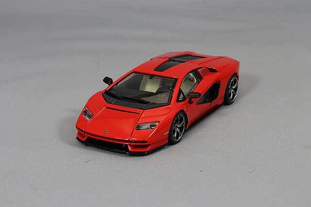 1/64スケール MINI GT「ランボルギーニ・カウンタック LPI 800-4