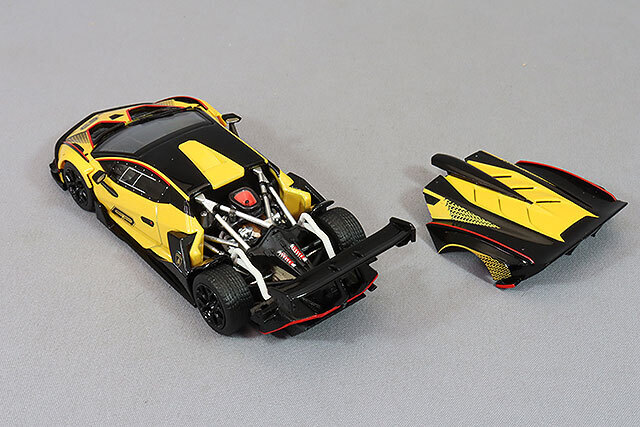 HUNG HING TOYS 1/64 ランボルギーニ エッセンサ SCV12 イエロー